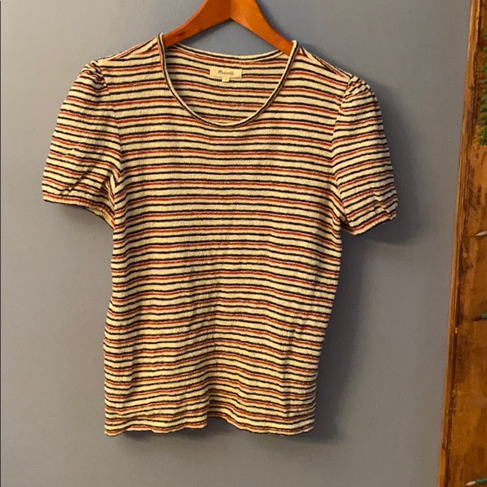 Puffed sleeve shirt